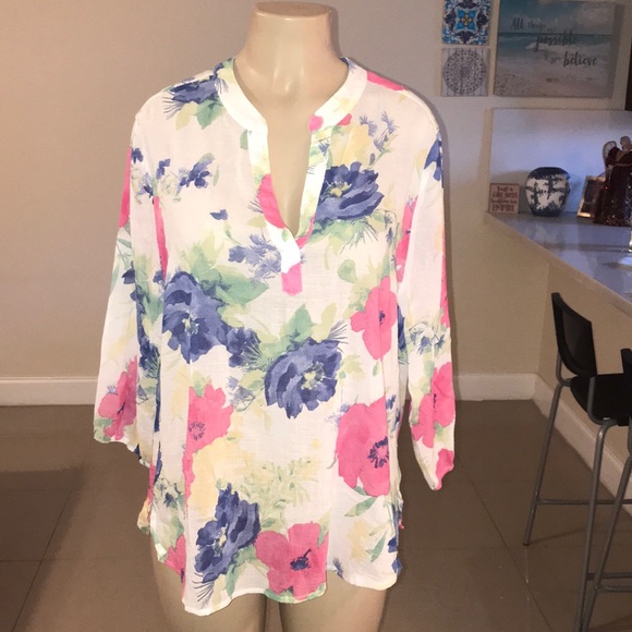 Chico's Tops - CHICOS Floral Light Tunic